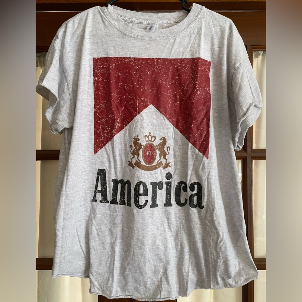 Pebby Forevee “America” side slit tee
